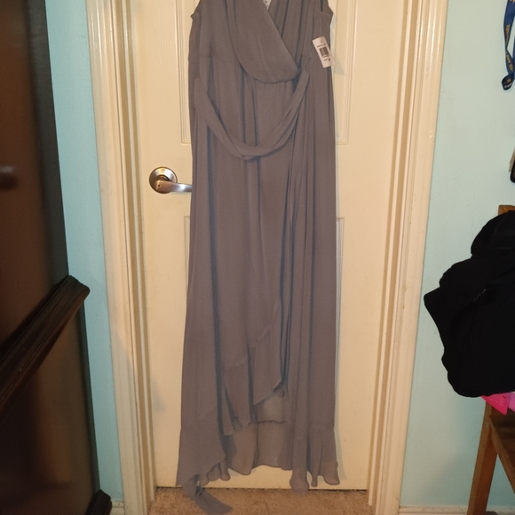 Dress - Picture 3 of 6